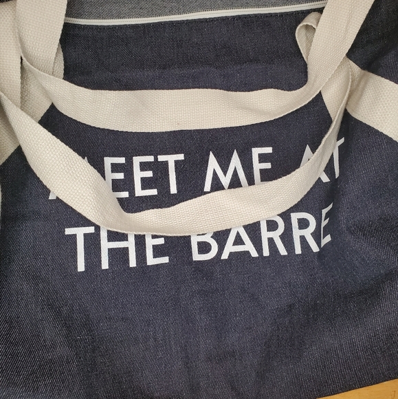 🎉3/$39 MEET ME AT THE BARRE Duffle Bag - Picture 10 of 10